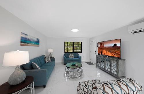 Melaleuca Gardens House | Dania Beach Unit 1 By Pmi