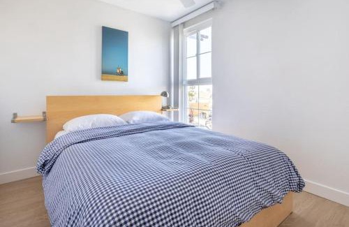 West Newport Apartment | Daniel - Oceanview