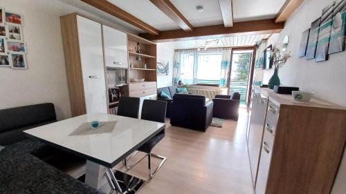 Steindorf am Ossiacher See Apartment | DANIELA Seeblick Appartement Haus Hänsel Gretel am Ossiacher See mit direktem Seezugang, Hallenbad