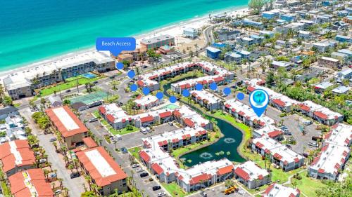 Bradenton Beach House | Dans Florida Condos Whispering Waves at Runaway Bay