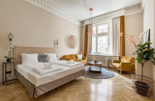 Inner City Budapest Apartment | Danube Dream Home In The Absolute Center