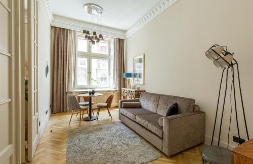 Inner City Budapest Apartment | Danube Dream Home In The Absolute Center