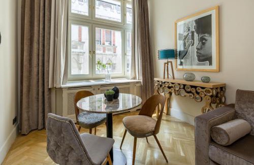 Inner City Budapest Apartment | Danube Dream Home In The Absolute Center