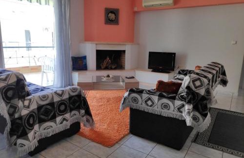 Molos-Agios Konstantinos Apartment | Daphnus Apartment in Agios Konstantinos