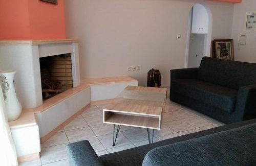 Molos-Agios Konstantinos Apartment | Daphnus Apartment in Agios Konstantinos