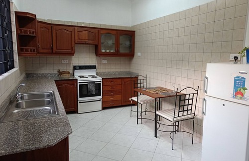 Mbezi Beach House | Dar Es Salaam Modern House near Beach with WiFi and bath tub