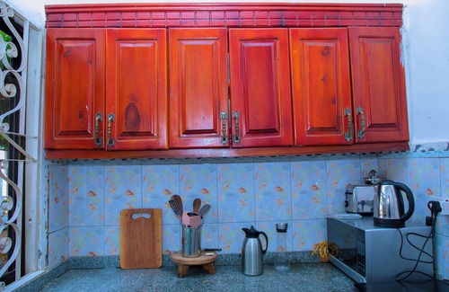 Dar es Salaam Villa | Dar es Salaam-Sleeps8-Parking-Garden-Pet Friendly