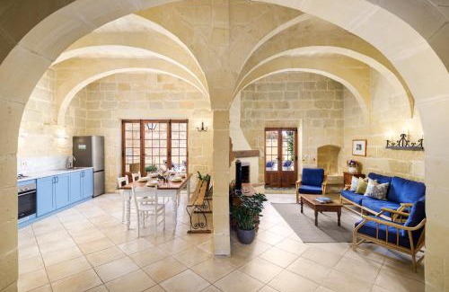 Ta' Għammar Villa | Dar tal-Patri Farmhouse with Private Pool