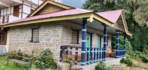 Geyzing House | Daragaon Retreat (Gurung Homestay)