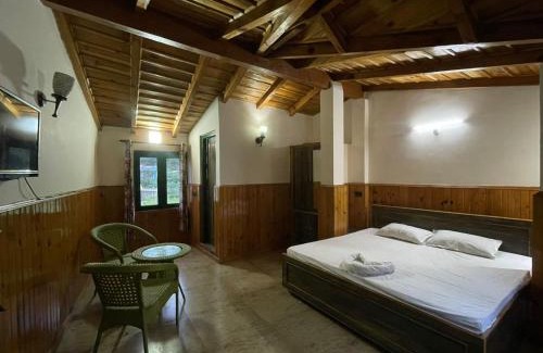 Bhowali Hotel | Darjeeling cafe&stay