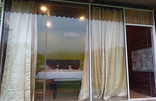 Timbholi Hotel | Dark Forest Revtree Inn