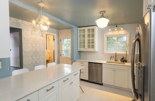 Edina House | Darling cozy house for rental over the holidays!