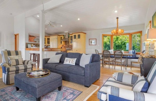 Del Mar House | Darling Del Mar Beach Cottage with Ocean Views!