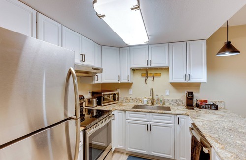 Sky Ridge Condo | Darling Dwelling: 2 Mi to Dtwn Durango!