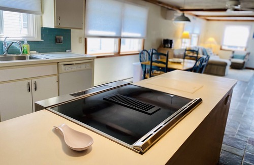 Ogunquit - Wells House | Darling Moody Beach Cottage; Marsh Views & Steps Away from Beach. Sleeps 6-8.