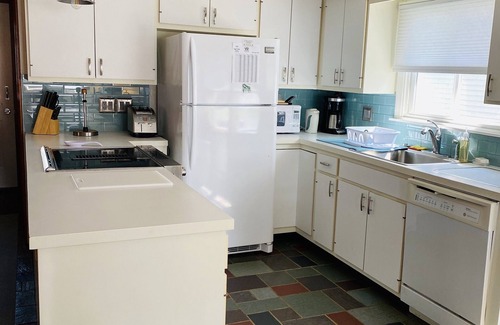 Ogunquit - Wells House | Darling Moody Beach Cottage; Marsh Views & Steps Away from Beach. Sleeps 6-8.