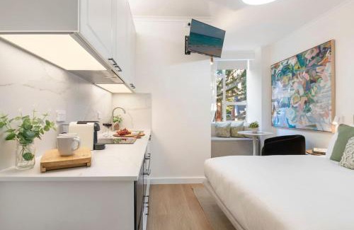 Darling Point Apartment | Darling Point Studio with Rooftop Harbour Views