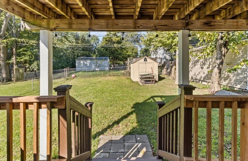 South Kansas City House | Darling Waldo Bungalow - Heart of Waldo only minutes to Plaza!