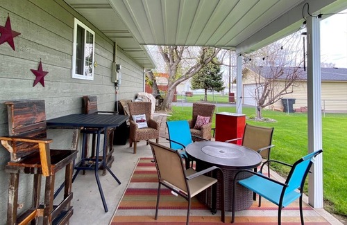 Billings House | Darling well appointed home in family neighborhood