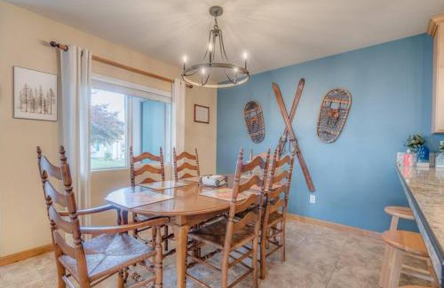 Downtown Leavenworth House | DAS BAVARIAN CONDO, 5 Star Ground Floor Unit, Walk to Town, Sleeps 6