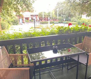 Bad Griesbach-Therme Apartment | Das CLASSIQUE Galerieappartement - Wohlfühlen auf zwei Etagen, TV, ruhiger Balkon, Poseidon Therme im Haus, sowieso Kinder und Vierbeinerfreunde willkommen, Parkgarage