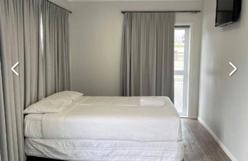Papakura Hotel | Dash motel