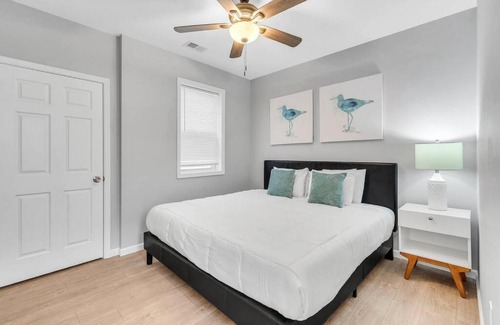 Atlantic City House | Dave and Busters, Outlets, Convention Center across street w Parking - Sleeps 15