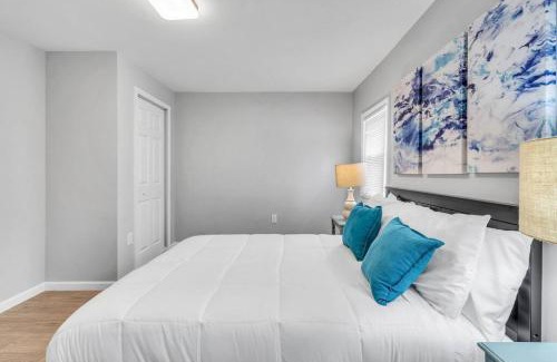 Atlantic City House | Dave and Busters, Outlets, Convention Center across street w Parking - Sleeps 15