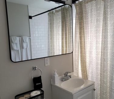Joslyn Castle Apartment | Davenport Dwelling Unit 9 Midtown 3BD