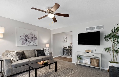 Quad Cities House | Davenport — Minutes to Downtown!