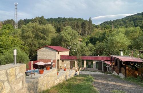 Kaputan Villa | David guest house LOFT Коттеджи на берегу реки