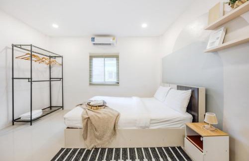 Phra Khanong Villa | David's House - City House BTS Bang chak, 12 Ppl