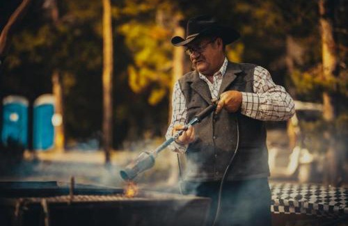 Cline River Hotel | David Thompson Resort