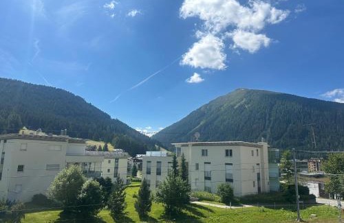 Meierhof Apartment | Davos Mountain View Studio 200 m Skilift Parsenn