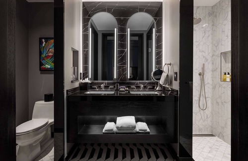 Birmingham Hotel | Daxton Hotel Birmingham, Curio Collection by Hilton