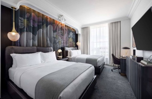 Birmingham Hotel | Daxton Hotel Birmingham, Curio Collection by Hilton