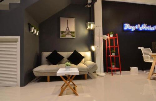 Ang Sila House | Day II Hotel