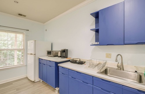 Sugarland Run Apartment | Day Trip to DC - Sterling Studio w/Pool Access