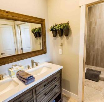 Orderville Apartment | Daybreak Mountain Home Studio East Zion
