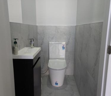 Papatoetoe Apartment | Daylight Dwell & Delight near Auckland Airport