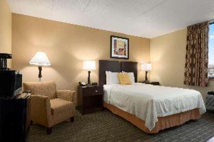 Prospect Park Hotel | Days Hotel by Wyndham University Ave SE