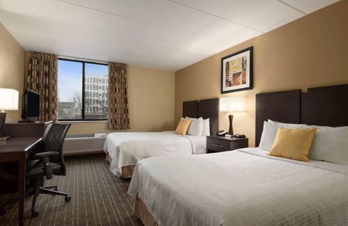 Prospect Park Hotel | Days Hotel by Wyndham University Ave SE