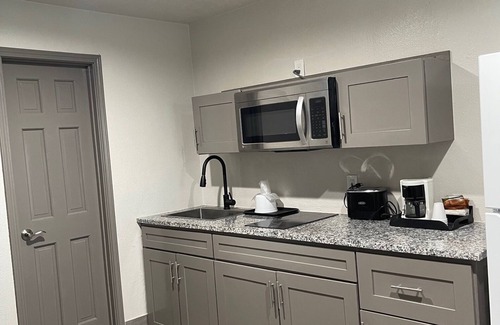 Sulphur Springs Hotel | Days Inn by Wyndham Sulphur Springs