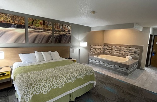 Alpena Hotel | Days Inn by Wyndham Alpena