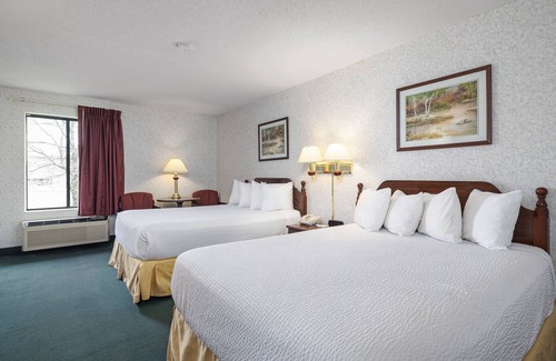 Turners Hotel | Days Inn by Wyndham Battlefield Rd/Hwy 65