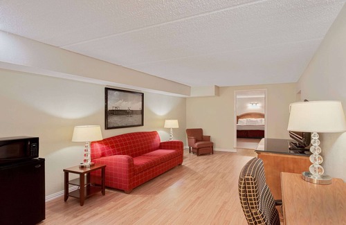 Bay City Hotel | Days Inn by Wyndham Bay City