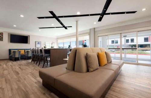 Beaumont Hotel | Days Inn by Wyndham Beaumont West I-10 Walden