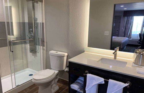 Bellville Hotel | Days Inn by Wyndham Bellville Mansfield