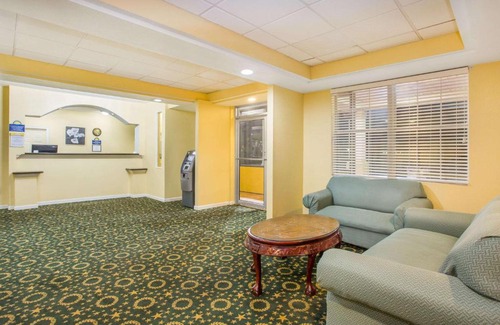 Blytheville Hotel | Days Inn by Wyndham Blytheville
