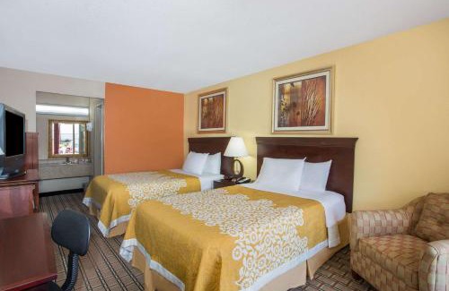 Blytheville Hotel | Days Inn by Wyndham Blytheville